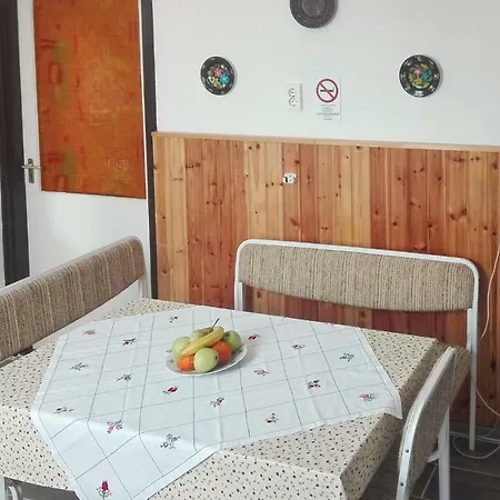 Four Bedroom In Apartament