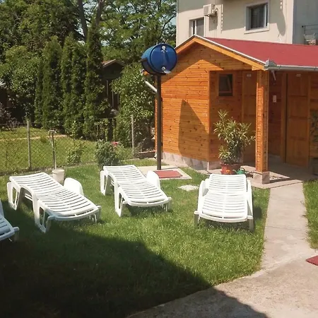 Four Bedroom In Апартаменты